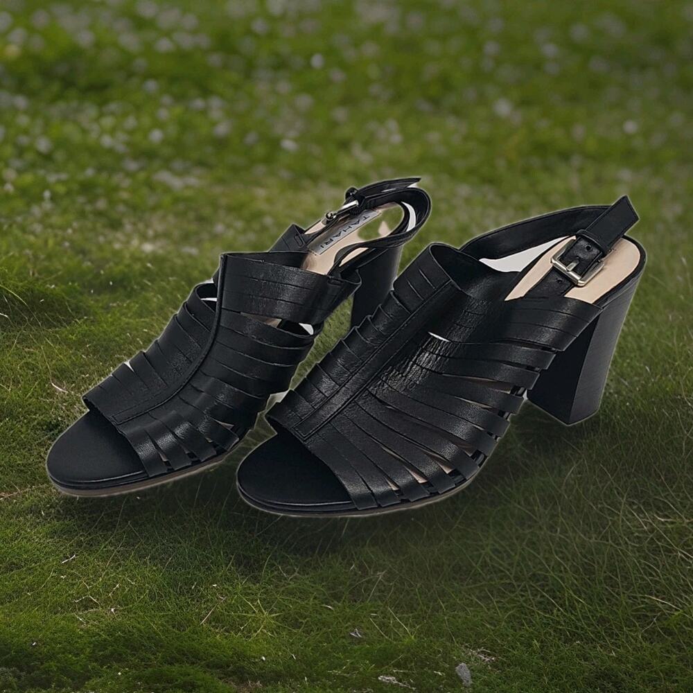 Tahari Makailyn Black Leather Chunky Heel Sandal 9.5M